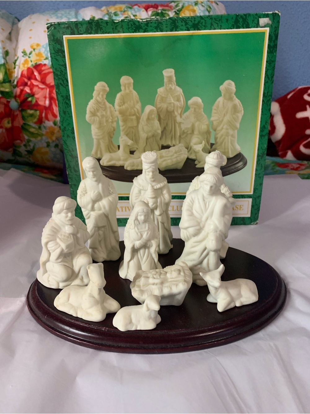 11 Piece Jade Collection World Bazaar Nativity Set with Base
